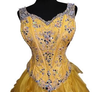 Bridal & Quinceañeras Dress, Yellow, Q by Da Vinci, Size 6 BEAUTIFUL